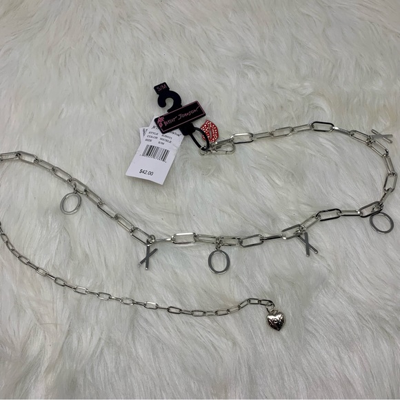 NWT Betsey Johnson Silver Nickel Tone Chain Link Belt XOXO Charms Size S/M $42 - Picture 2 of 4